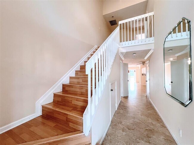 Foto del edificio - 2032 Discovery Cir E