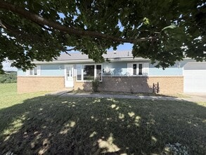 Building Photo - 90 Boyer Rd