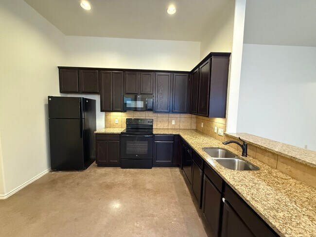 Foto del edificio - Modern 3bd 2ba Duplex in Prime Location