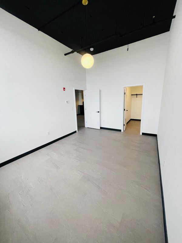 Building Photo - 480 Myrtle St