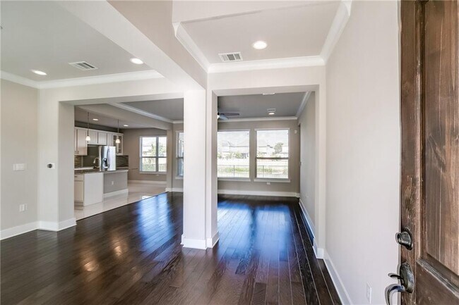 Building Photo - 9305 McKnight Lp
