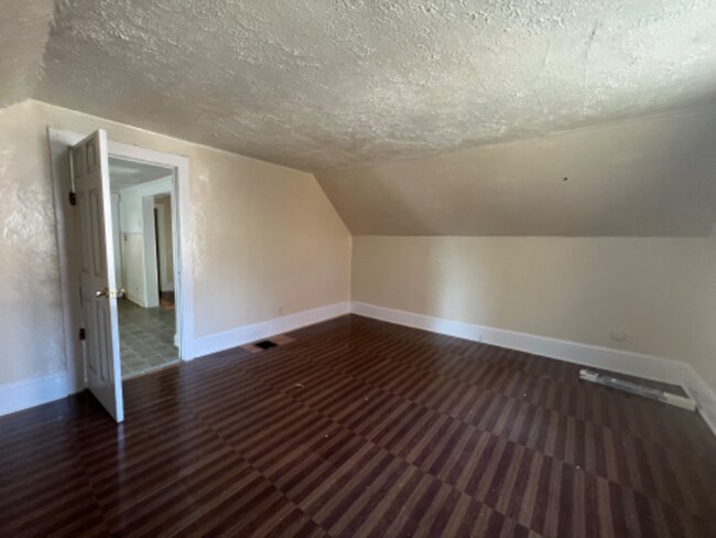 Building Photo - 6700 Gertrude Ave