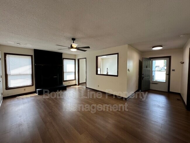 Foto del edificio - 6031 Harmon Pl