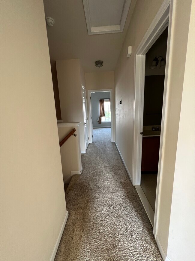 Building Photo - 408 Klee Dr