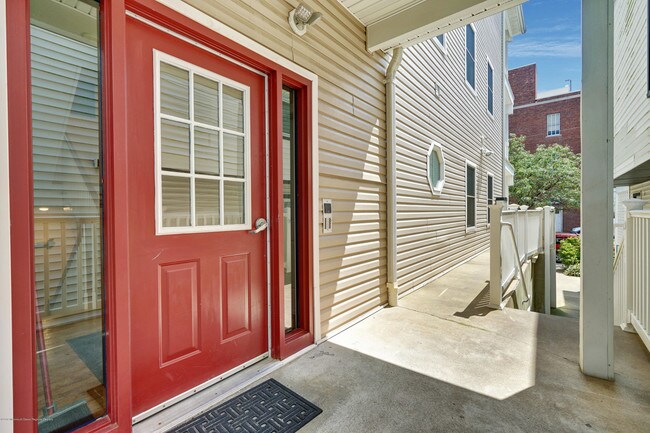 Building Photo - 505 Summerfield Ave