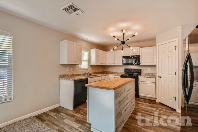 Foto del edificio - 227 W Watson Ct