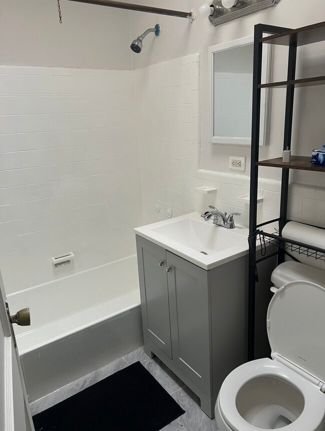 Foto del edificio - 4558 Oakmont St