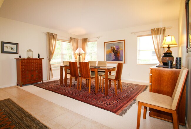 Building Photo - 15762 Cypress Park Dr