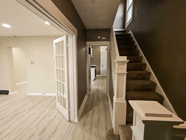 Photo - 535 E Warrington Ave House