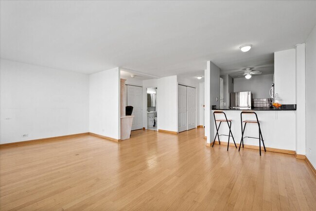 Foto del edificio - 5455 N Sheridan Rd