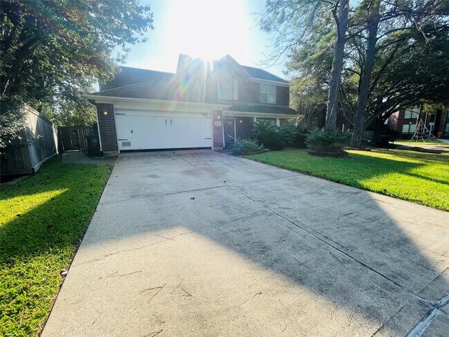 Foto del edificio - 1114 Knoll Crest Ct