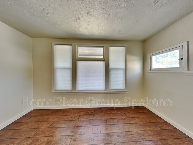 Foto del edificio - 914 E Indiana Ave