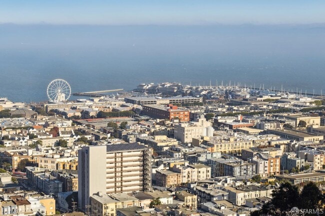 Foto del edificio - 999 Green St