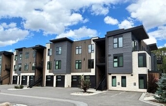 Building Photo - 930 Blue River Pkwy
