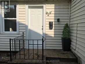 Building Photo - 163 Welland Ave