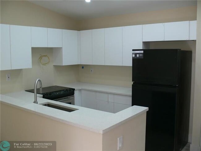 Foto del edificio - 7191 SW 14th St