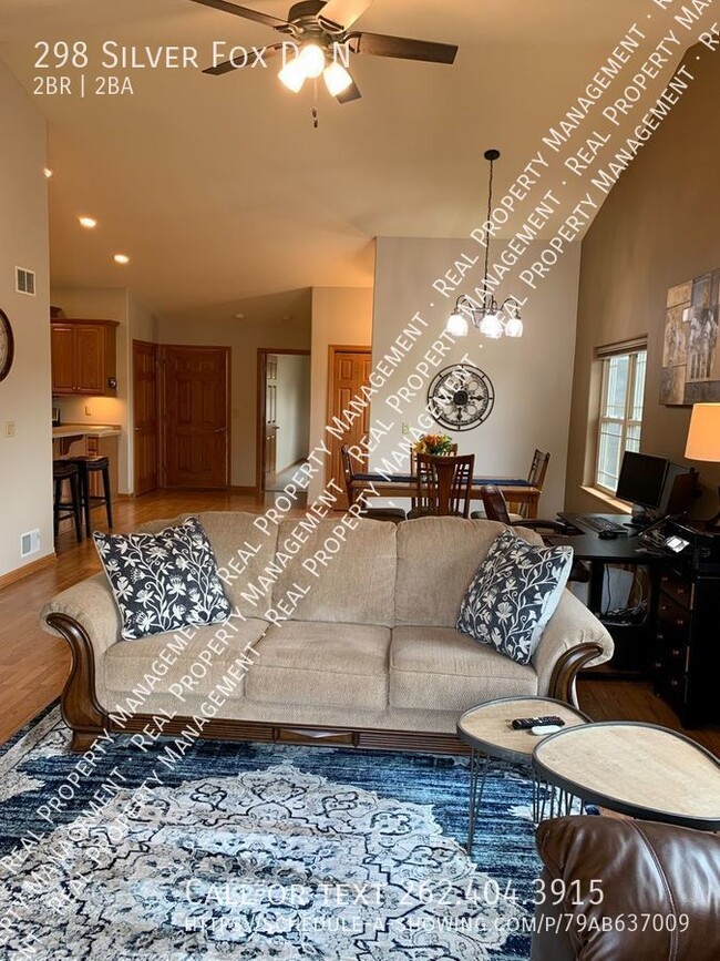 Building Photo - 2 bedroom townhome