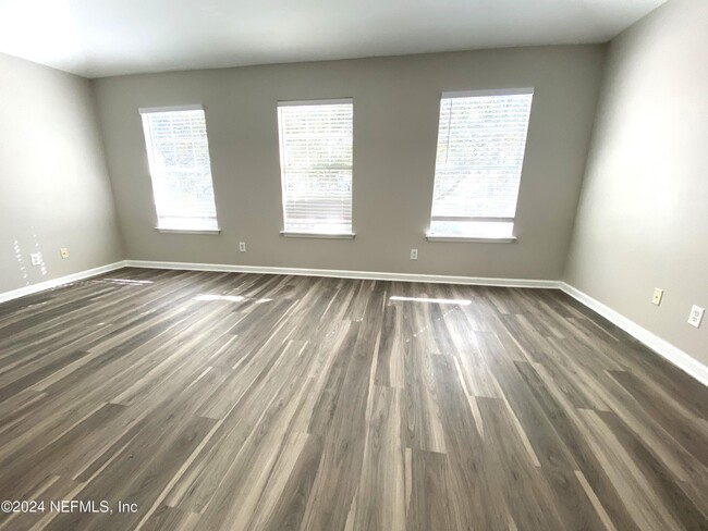 Building Photo - 5885 PARKSTONE CROSSING Dr