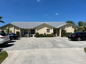 Building Photo - 7607 SE Hobe Terrace
