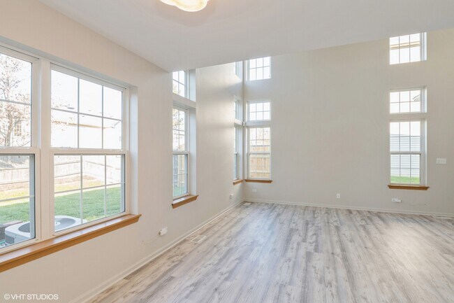 Building Photo - 39112 N Aberdeen Ln