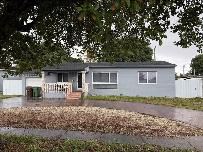 Building Photo - 45 W 60th St