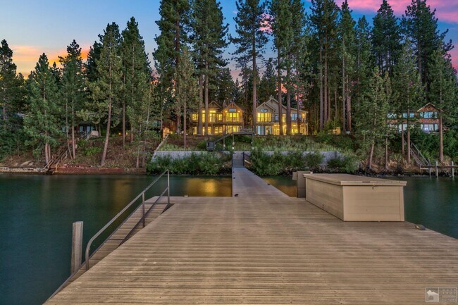 Foto del edificio - 973 Lakeview Ave