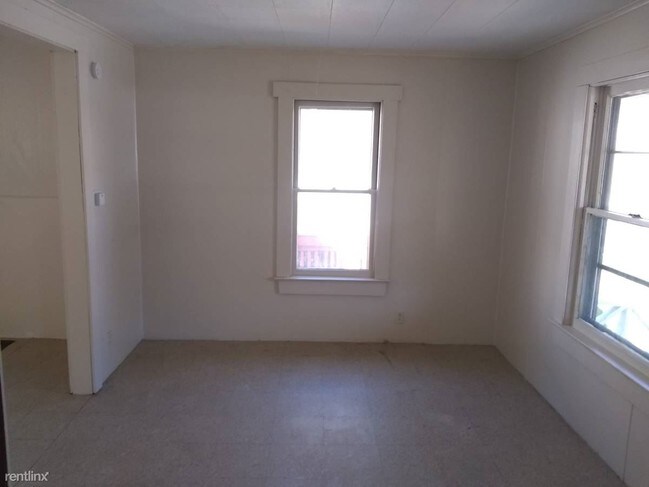 Building Photo - 3 br, 1 bath House - 201 Weaver St