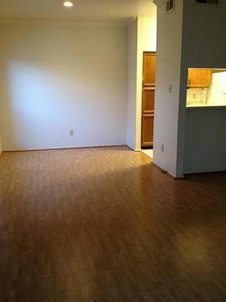 Foto del edificio - 6602 Harbor Town Dr