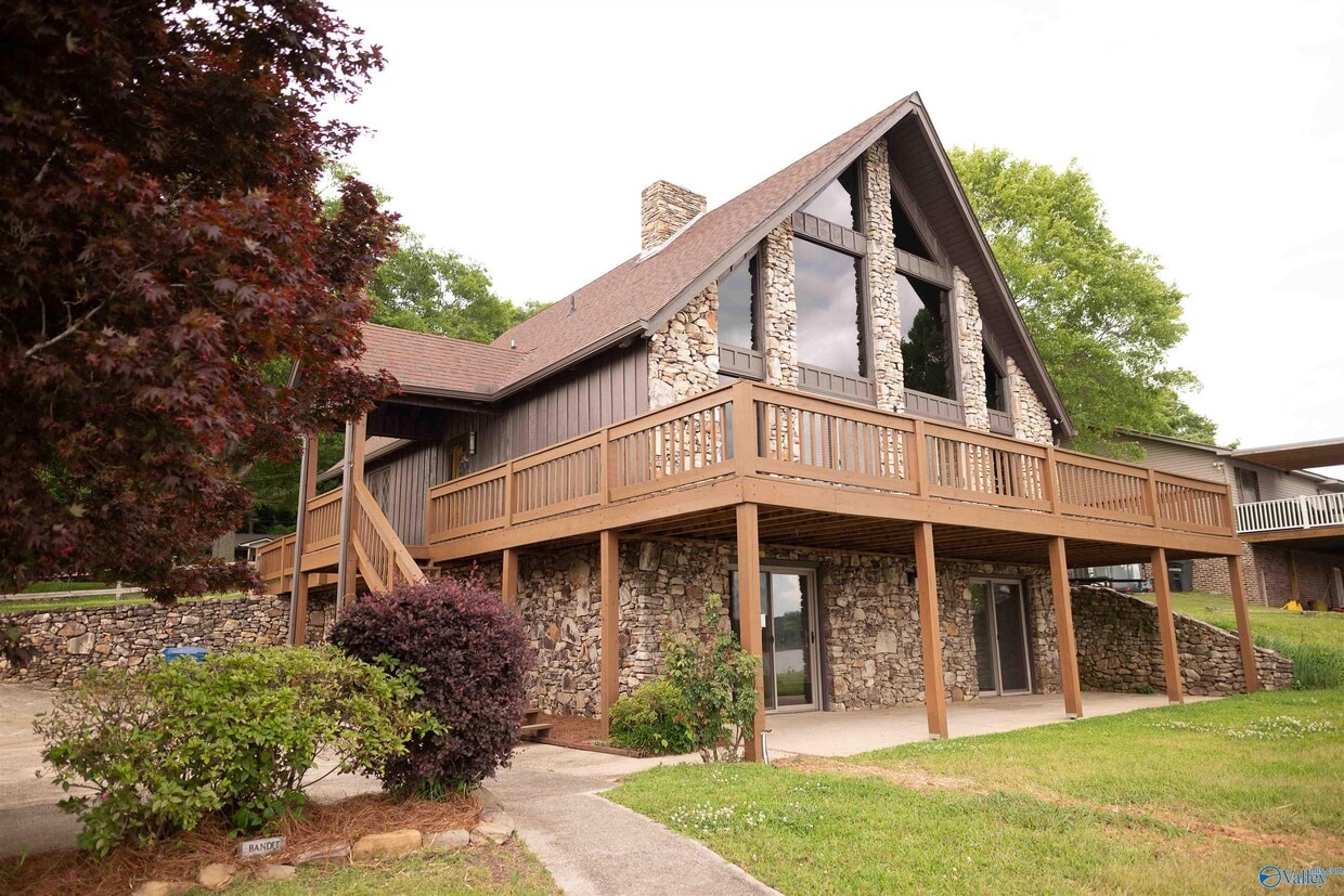 Primary Photo - 418 Riverton Dr