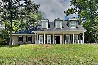 Building Photo - 205 Tawneywood Way