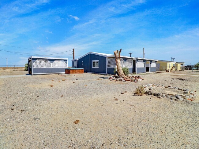 Building Photo - 2206 Ocean Side Ave