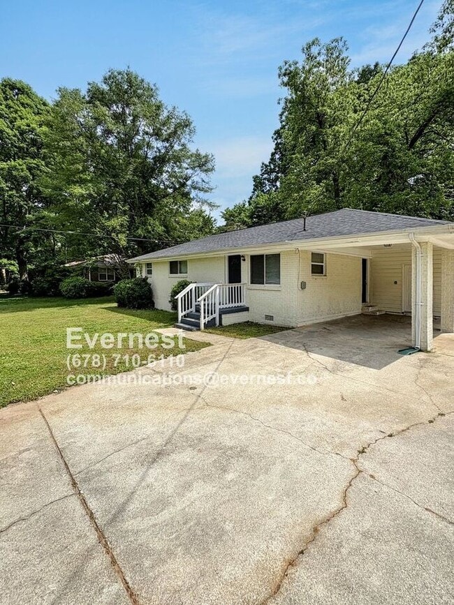 Building Photo - 4402 Davana Dr