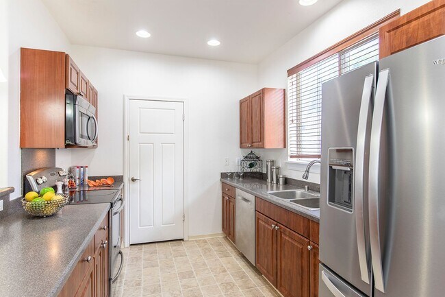 Building Photo - Pet Friendly SOLAR Energy Single Family Ho...