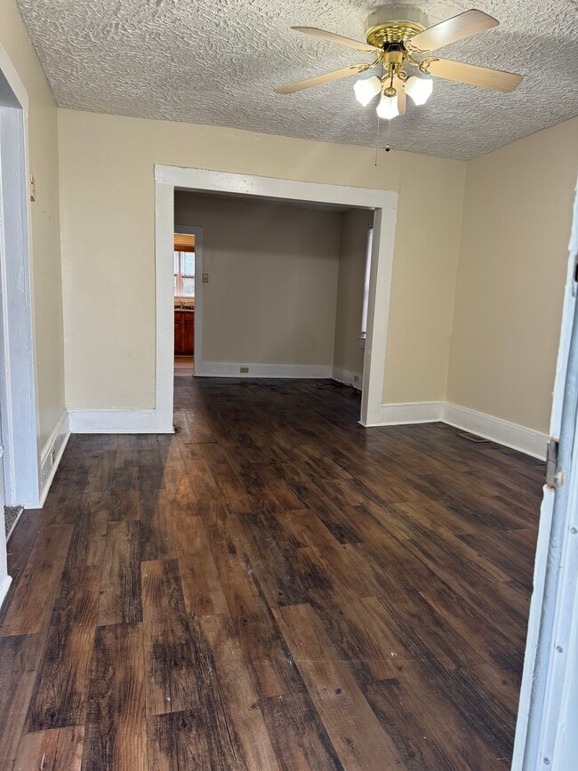 Building Photo - 609 Marstellar St