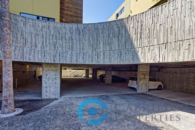 Foto del edificio - 3771 Centre St
