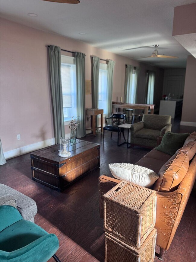 Foto del edificio - Private Room for Rent – $750/Month | All Utilities Included