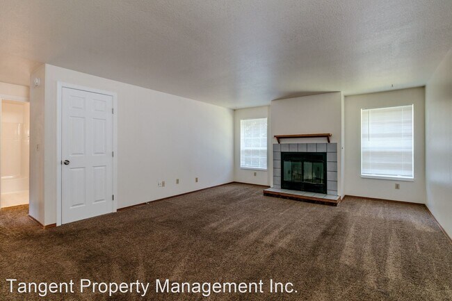 Building Photo - 503-565 N Knott St