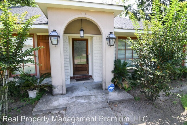 Building Photo - 5 br, 4.5 bath House - 2421 Guilford Drive