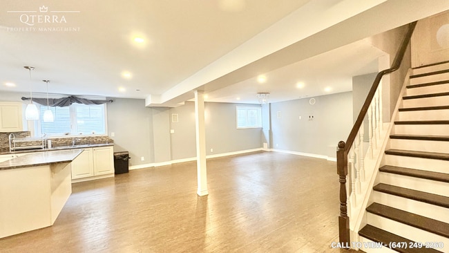 Building Photo - 6 Bignell Cres