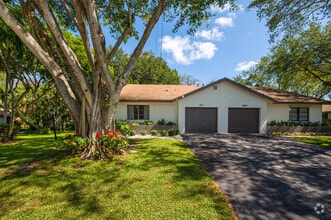 Building Photo - 3811 Arelia Dr