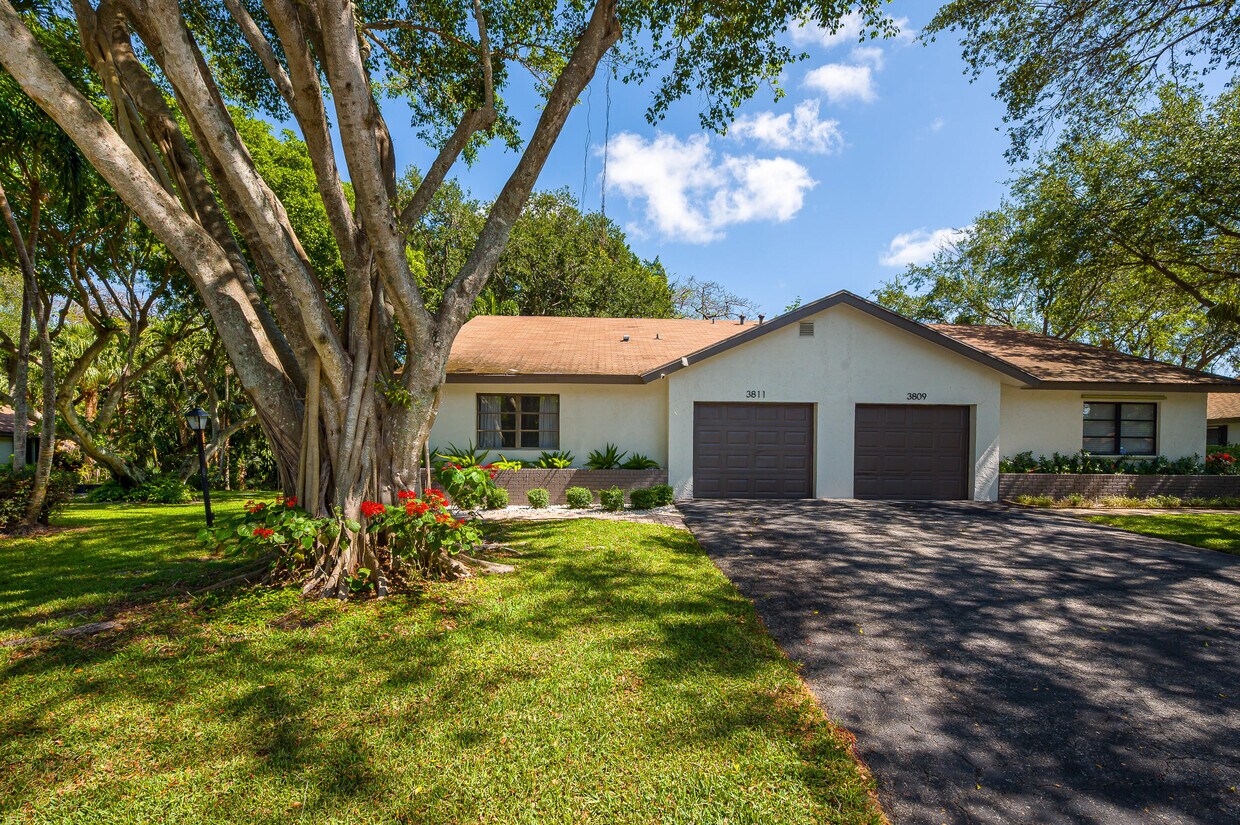 Foto principal - 3811 Arelia Dr