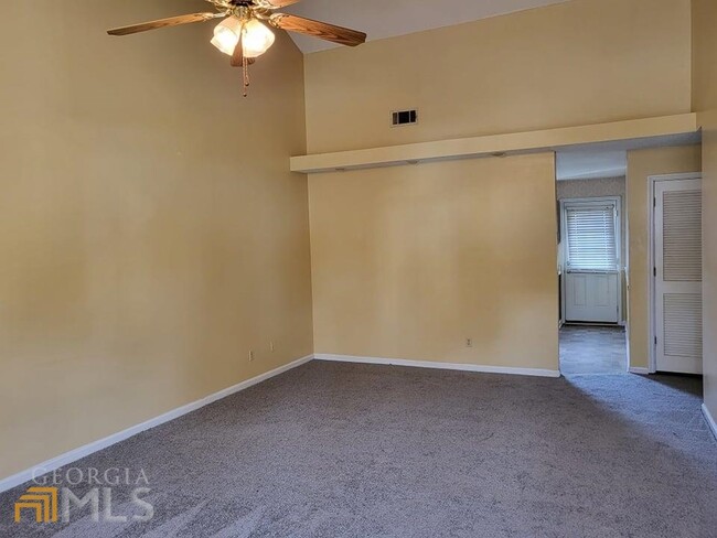 Building Photo - 139 Mill Chase Way