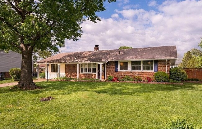 Building Photo - 14612 Batavia Dr