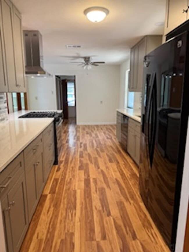 Building Photo - 5415 Longleaf Ln