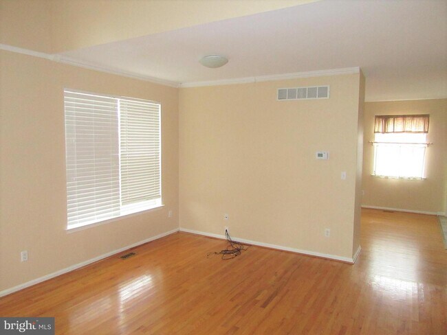 Foto del edificio - 26 Lotus Cir N