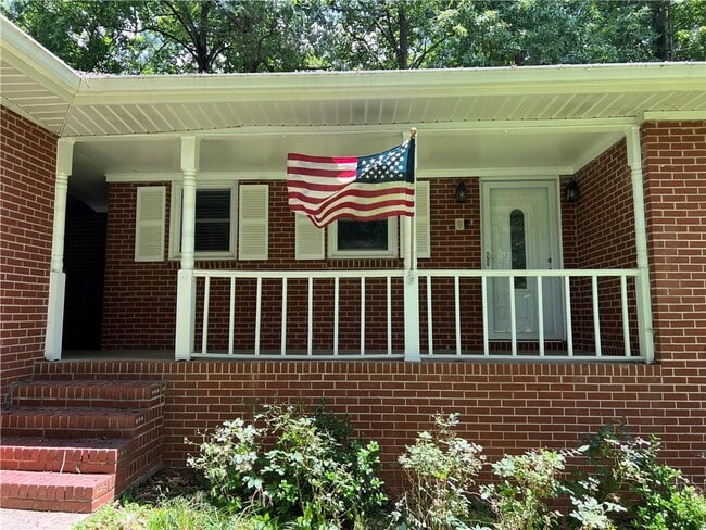 Building Photo - 3170 Douglas Ln