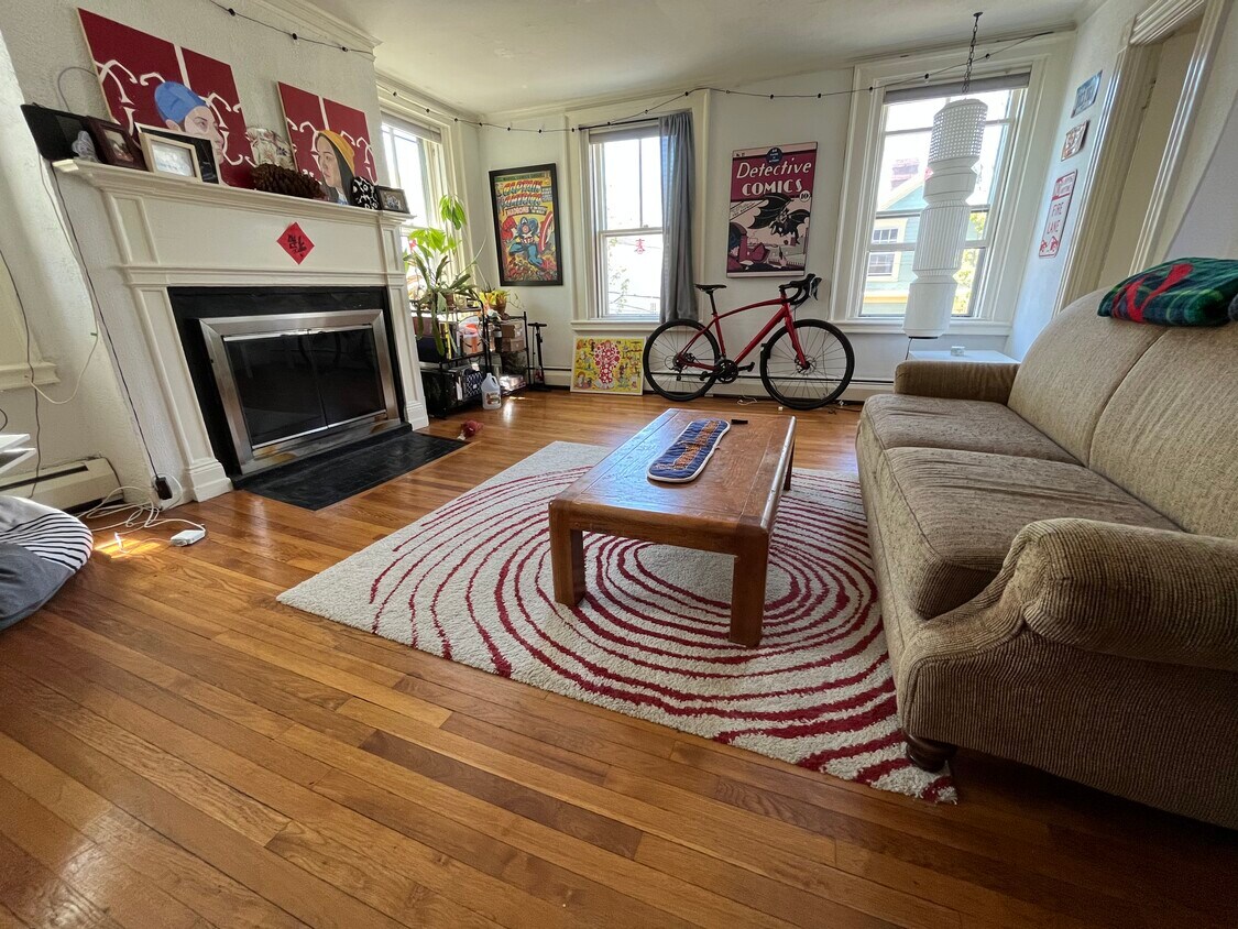 75 Benefit St Unit 2F, Providence, RI 02904 Apartments in Providence