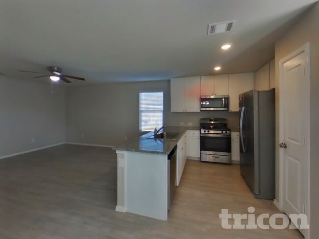 Building Photo - 13722 Dariens Path