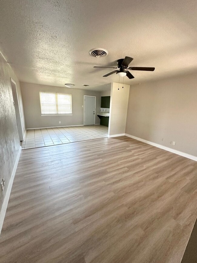 Foto del edificio - 3 Bed 2 Bath Ready to Rent ASAP!