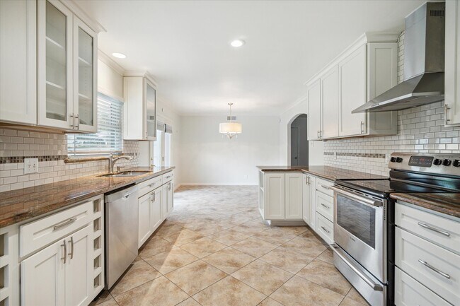 Foto del edificio - 1124 Springrock Ln